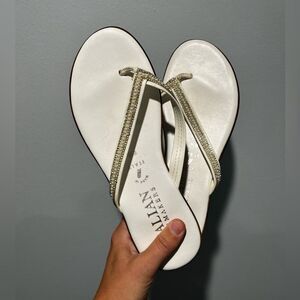 Italian Shoemakers White Rhinestone Flip Flop 6.5 Made in Italy